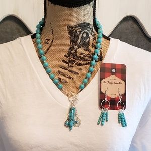 Necklace & earring set